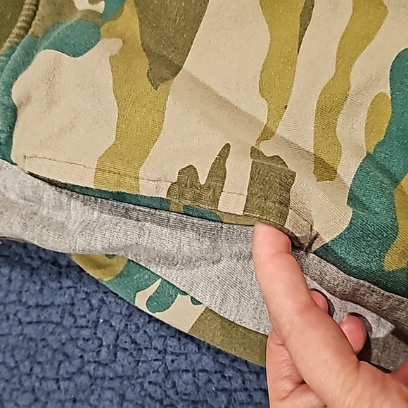 Look Crewcuts J Crew camo sweatpants boys fits like 10 - Picture 4 of 8